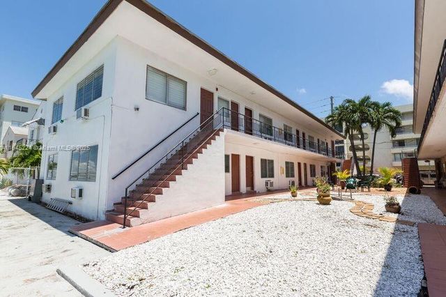8220 Byron Ave, Miami Beach, FL 33141