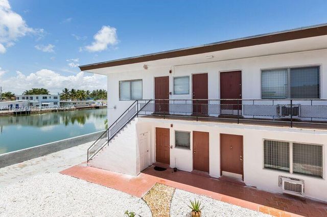 8220 Byron Ave, Miami Beach, FL 33141