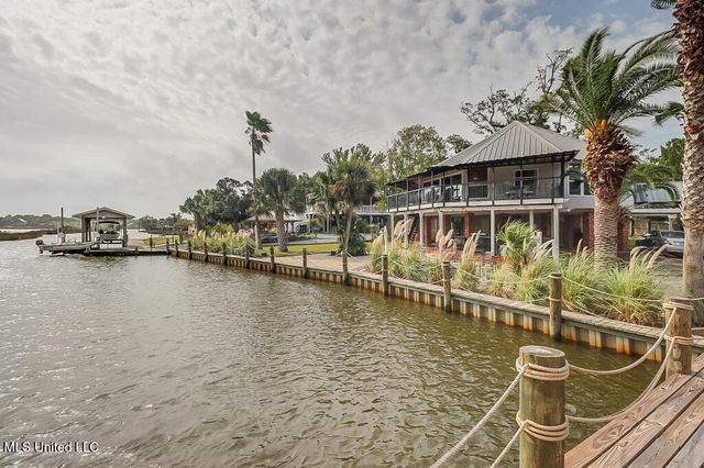 5710 Caldwell Drive, Ocean Springs, MS 39564