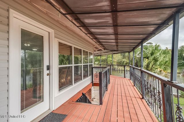 5710 Caldwell Drive, Ocean Springs, MS 39564