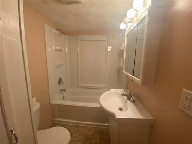 15 E 6th Street, Adrian, MO 64720