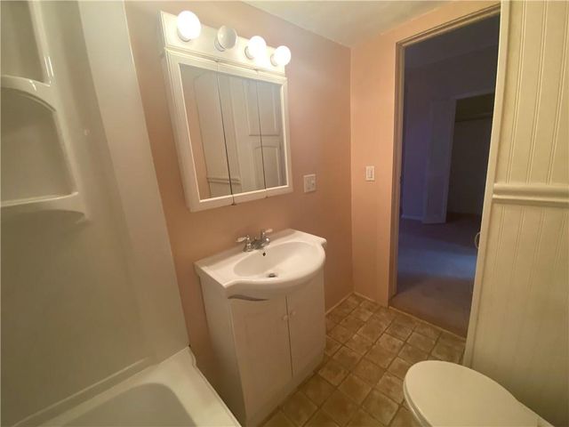 15 E 6th Street, Adrian, MO 64720