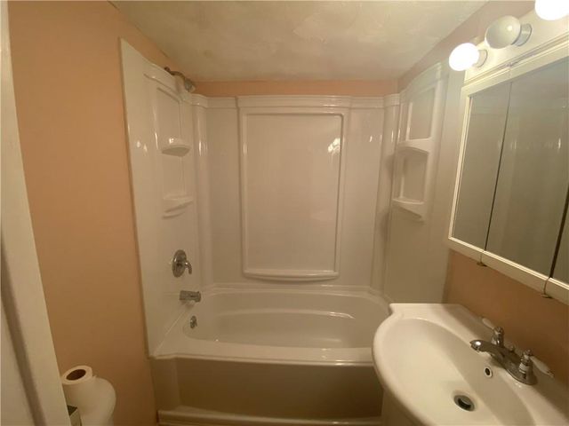 15 E 6th Street, Adrian, MO 64720