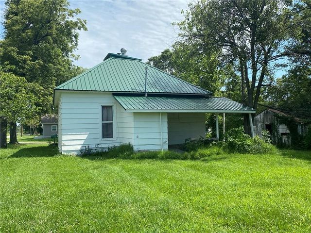 15 E 6th Street, Adrian, MO 64720
