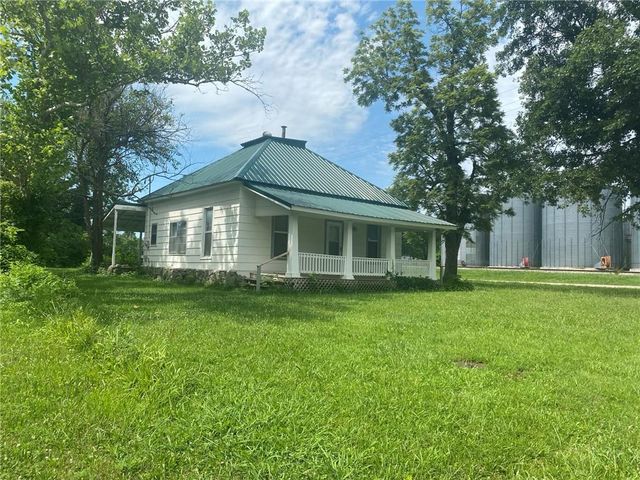 15 E 6th Street, Adrian, MO 64720