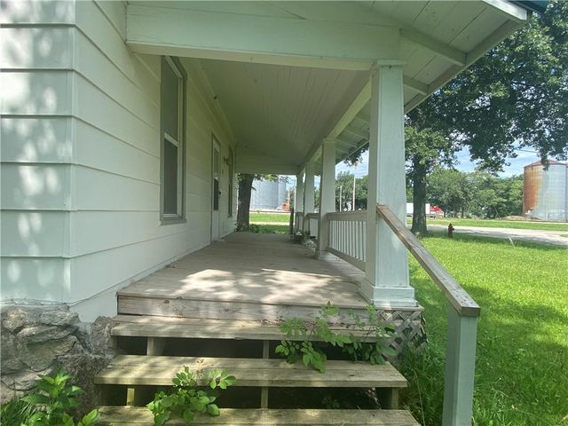 15 E 6th Street, Adrian, MO 64720