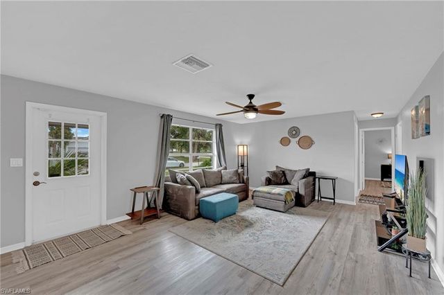 2506 SE 8th AVE, Cape Coral, FL 33904