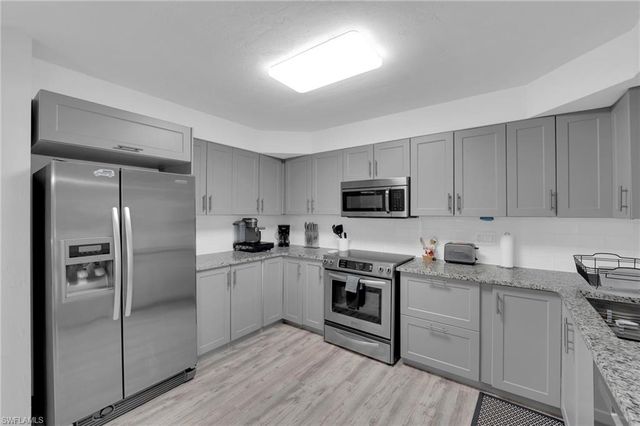 2506 SE 8th AVE, Cape Coral, FL 33904
