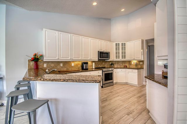 11850 Stonehaven Way, Palm Beach Gardens, FL 33412
