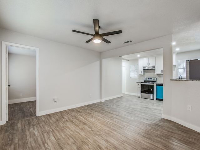 1033 Glynn Drive, Garland, TX 75040