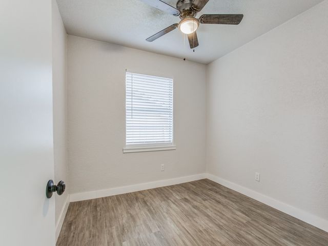 1033 Glynn Drive, Garland, TX 75040