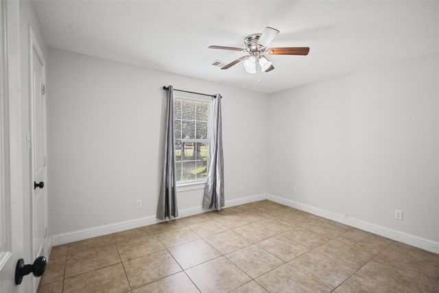 183 County Road 3310b, Cleveland, TX 77327