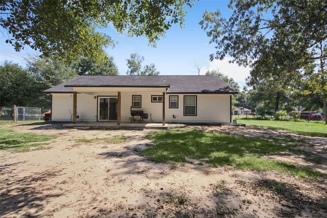 183 County Road 3310b, Cleveland, TX 77327