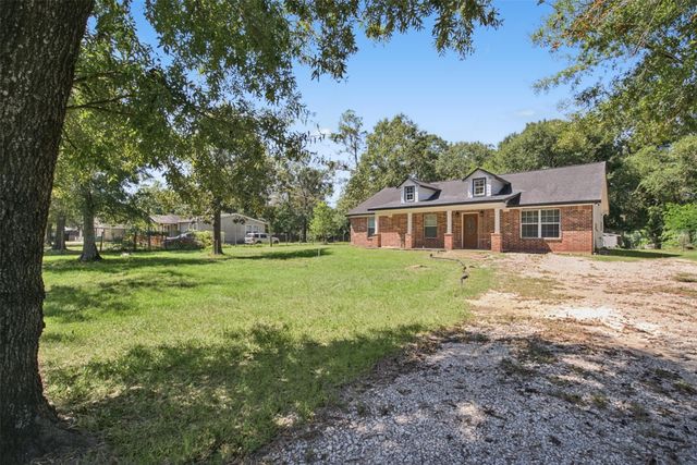183 County Road 3310b, Cleveland, TX 77327
