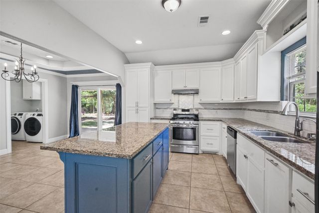 183 County Road 3310b, Cleveland, TX 77327