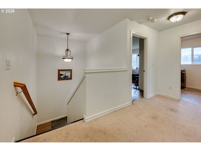 329 S SPRUCE Ave, Yacolt, WA 98675