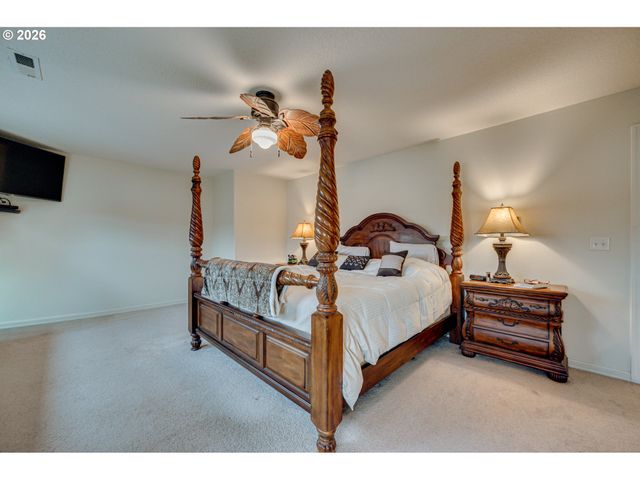 329 S SPRUCE Ave, Yacolt, WA 98675