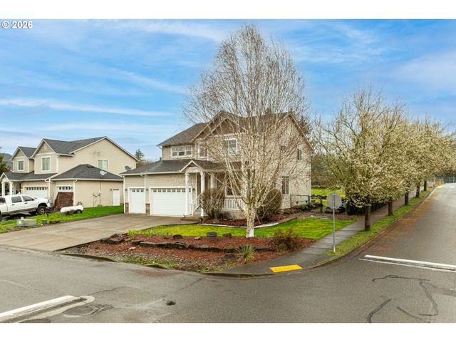 329 S SPRUCE Ave, Yacolt, WA 98675