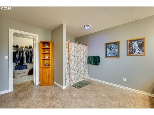 329 S SPRUCE Ave, Yacolt, WA 98675