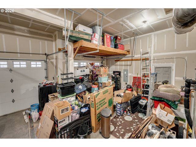 329 S SPRUCE Ave, Yacolt, WA 98675