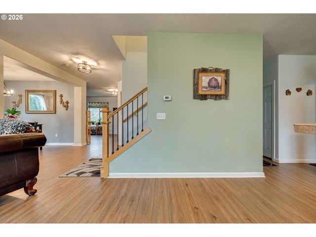 329 S SPRUCE Ave, Yacolt, WA 98675