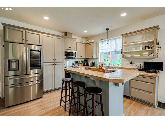 329 S SPRUCE Ave, Yacolt, WA 98675