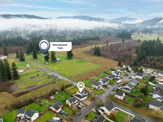 329 S SPRUCE Ave, Yacolt, WA 98675