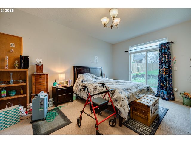 329 S SPRUCE Ave, Yacolt, WA 98675