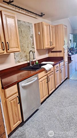 1578 Poplar Lane, Camano Island, WA 98282