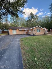 3658 Elmhurst Court, Kent, OH 44240