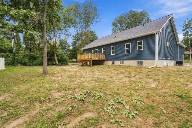 1677 Park Drive, Benton Harbor, MI 49022
