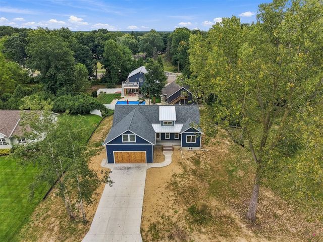 1677 Park Drive, Benton Harbor, MI 49022