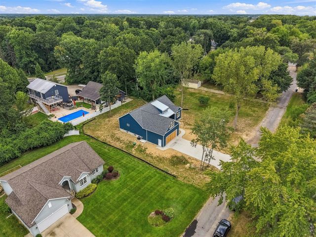 1677 Park Drive, Benton Harbor, MI 49022
