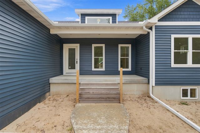 1677 Park Drive, Benton Harbor, MI 49022