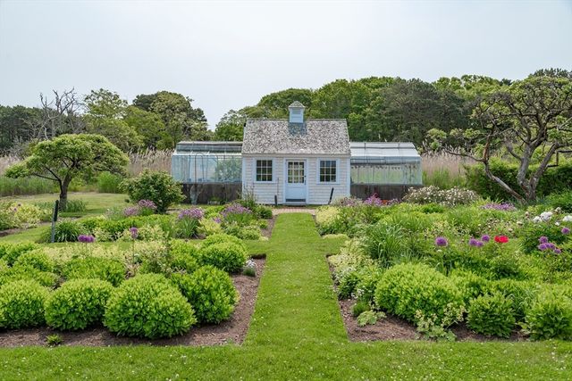 17 Indian Trail, Barnstable, MA 02655