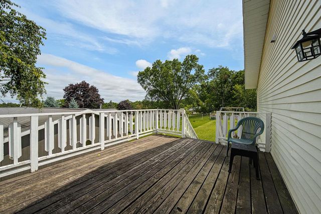 101 Orchard Lane, Mount Horeb, WI 53572