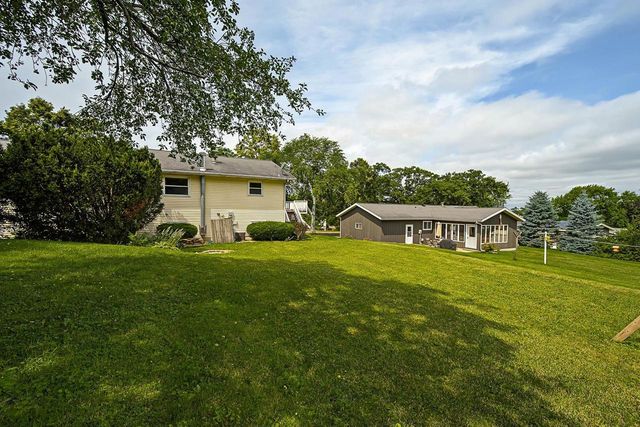 101 Orchard Lane, Mount Horeb, WI 53572