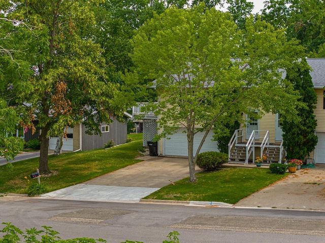 101 Orchard Lane, Mount Horeb, WI 53572