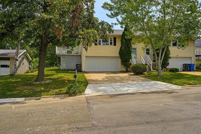 101 Orchard Lane, Mount Horeb, WI 53572