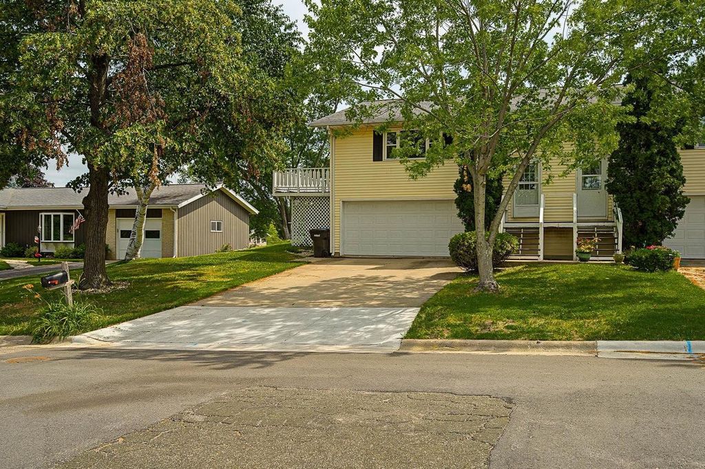 101 Orchard Lane, Mount Horeb, WI 53572