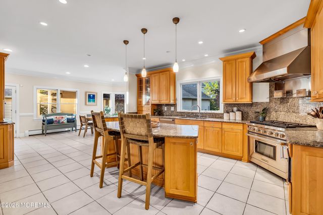 18 Haviland Drive, Millstone, NJ 08535