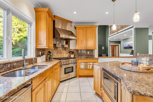 18 Haviland Drive, Millstone, NJ 08535