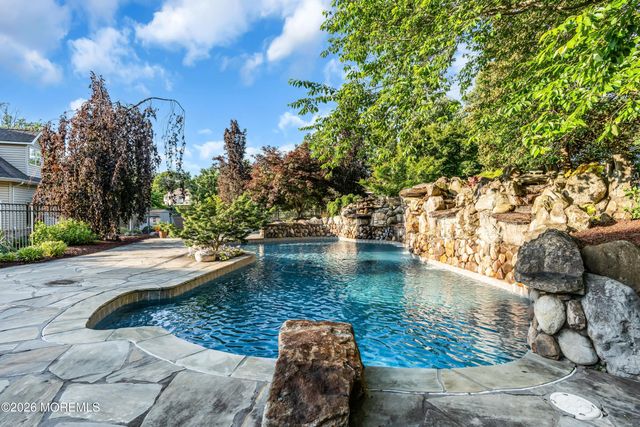 18 Haviland Drive, Millstone, NJ 08535