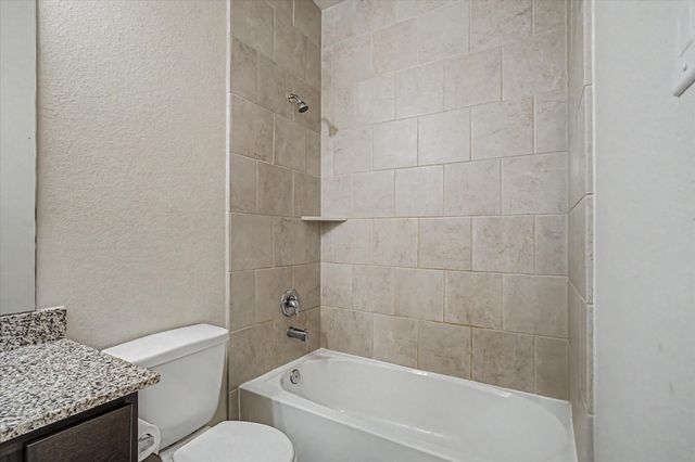 10434 Rochester Hills Lane, Tomball, TX 77375