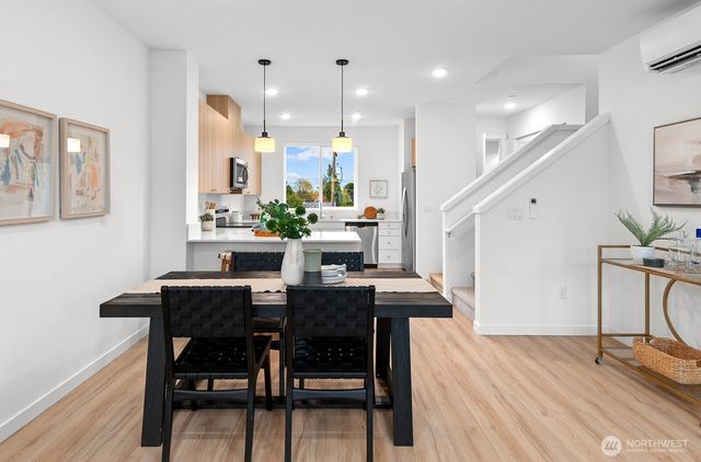 1405 SW 111th Lane, Seattle, WA 98164