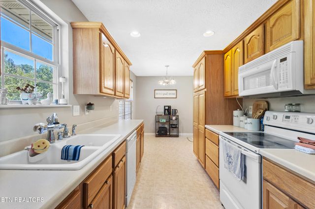 8434 Coppock Rd, Corryton, TN 37721