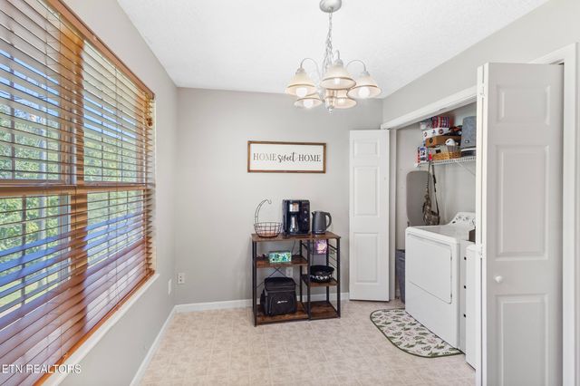 8434 Coppock Rd, Corryton, TN 37721