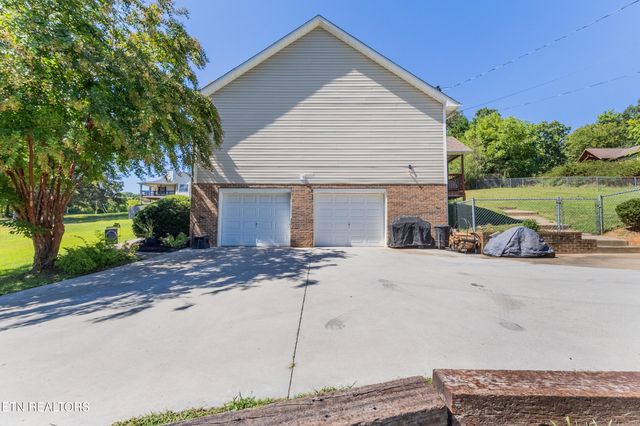 8434 Coppock Rd, Corryton, TN 37721