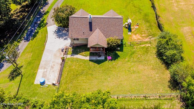 8434 Coppock Rd, Corryton, TN 37721