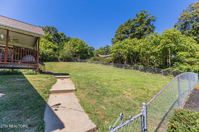 8434 Coppock Rd, Corryton, TN 37721